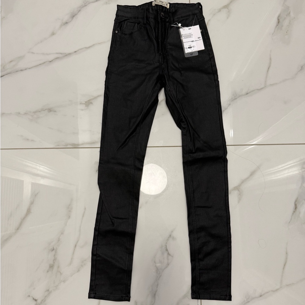 I&M Jeans Kylie Coated Black jeans size S (NWT)